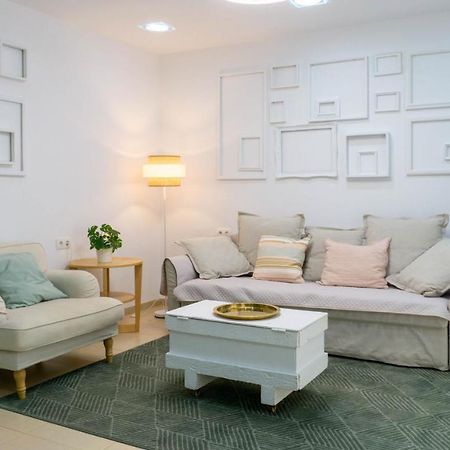 Apartment Caleta Beach Málaga Extérieur photo