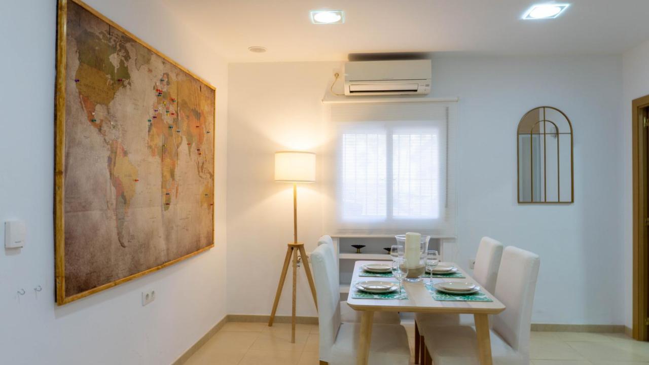 Apartment Caleta Beach Málaga Extérieur photo
