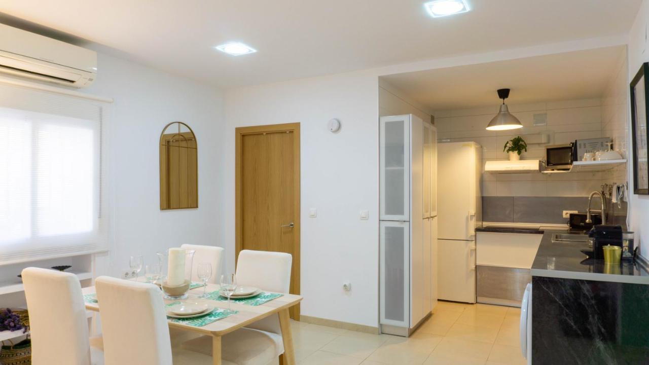 Apartment Caleta Beach Málaga Extérieur photo