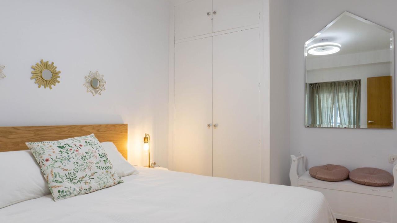 Apartment Caleta Beach Málaga Extérieur photo