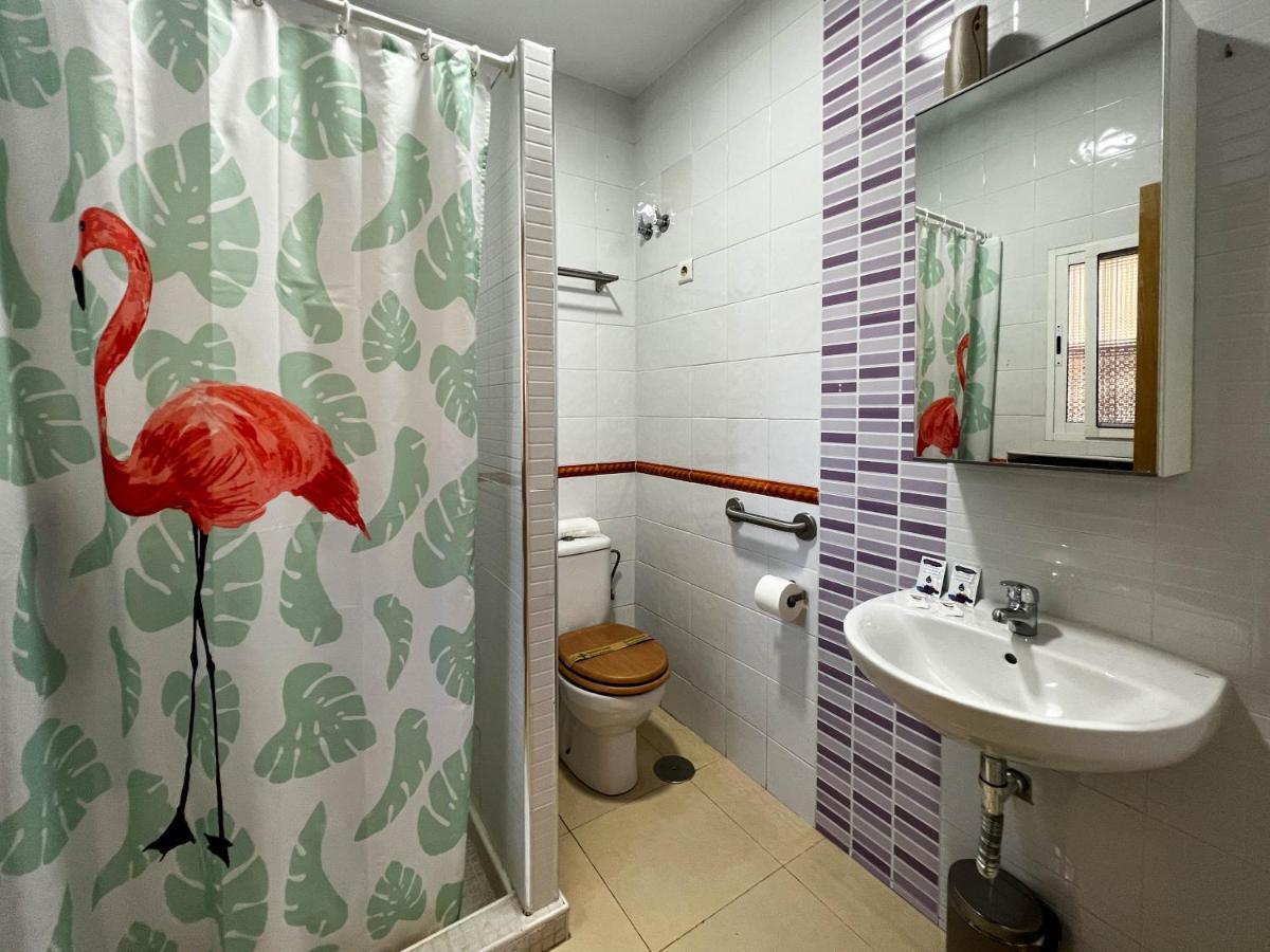 Apartment Caleta Beach Málaga Extérieur photo