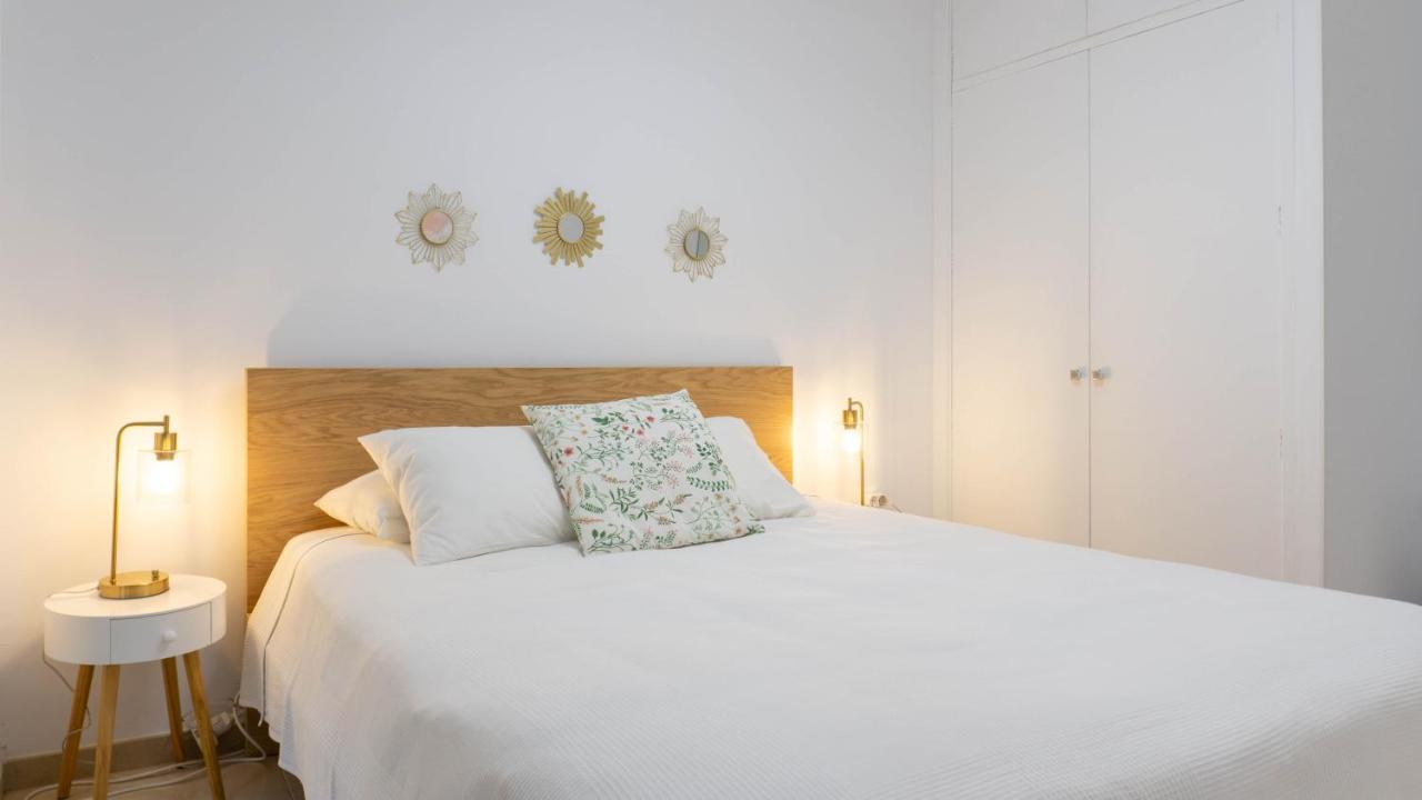 Apartment Caleta Beach Málaga Extérieur photo